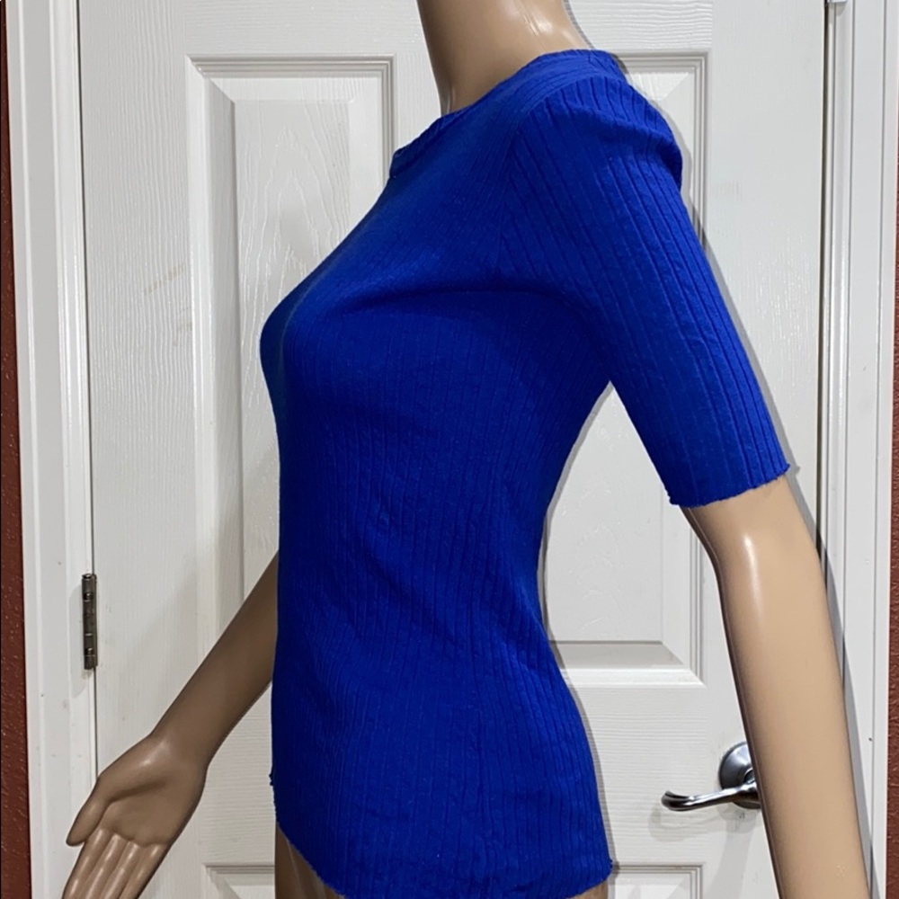 ❤️Simple Blue Round Neck Top - Picture 2 of 4